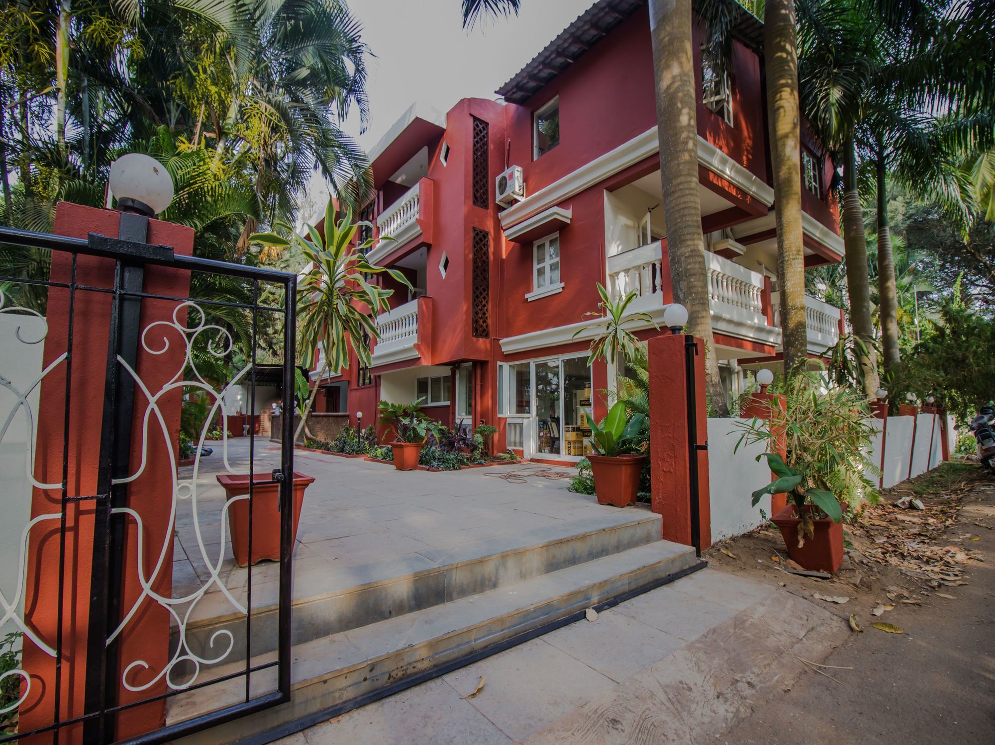 Oyo Flagship 13853 Shruti Resort Calangute Ngoại thất bức ảnh